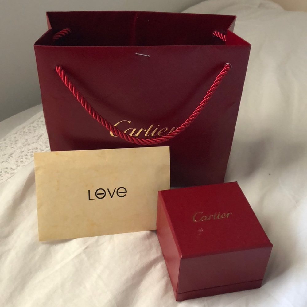 Authentic Cartier love ring. Rose gold size 54